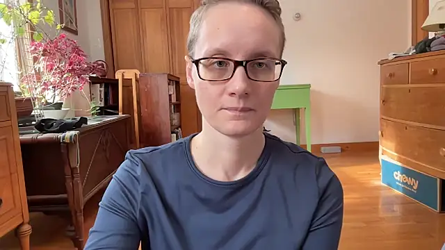 Snapshot of LeahWilde chatting on 02-15-25, 03:06 LeahWilde online show from 02-15-25, 03:06