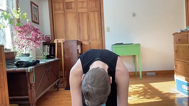 Snapshot of LeahWilde chatting on 02-18-25, 03:10 LeahWilde online show from 02-18-25, 03:10