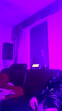 Snapshot of Crystalbitchx chatting on 12-12-24, 01:53 Crystalbitchx online show from 12-12-24, 01:53