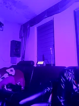 Snapshot of Crystalbitchx chatting on 12-21-24, 11:56 Crystalbitchx online show from 12-21-24, 11:56