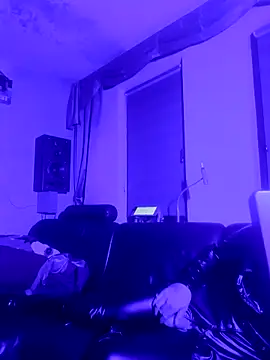 Snapshot of Crystalbitchx chatting on 01-12-25, 10:43 Crystalbitchx online show from 01-12-25, 10:43