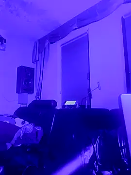 Snapshot of Crystalbitchx chatting on 01-13-25, 01:45 Crystalbitchx online show from 01-13-25, 01:45