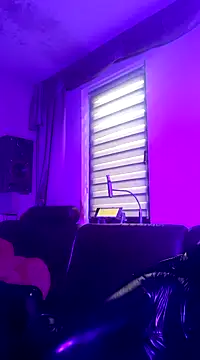 Snapshot of Crystalbitchx chatting on 01-26-25, 09:19 Crystalbitchx online show from 01-26-25, 09:19