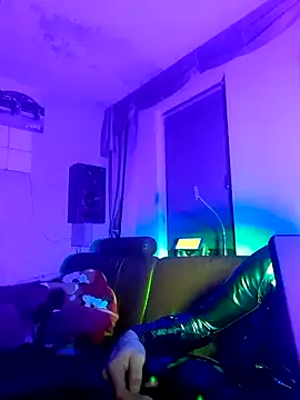 Snapshot of Crystalbitchx chatting on 02-04-25, 12:40 Crystalbitchx online show from 02-04-25, 12:40