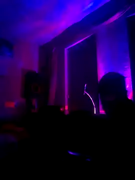 Snapshot of Crystalbitchx chatting on 10-13-25, 02:44 Crystalbitchx online show from 10-13-25, 02:44