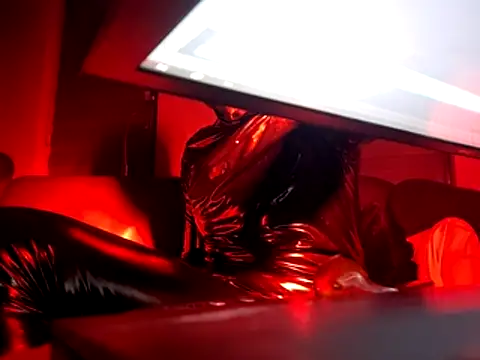 Snapshot of Crystalbitchx chatting on 10-26-25, 01:00 Crystalbitchx online show from 10-26-25, 01:00