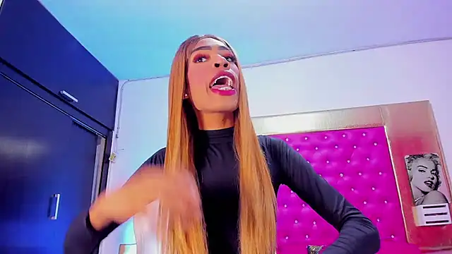 Snapshot of devorahorney chatting on 01-20-25, 01:42 devorahorney online show from 01-20-25, 01:42