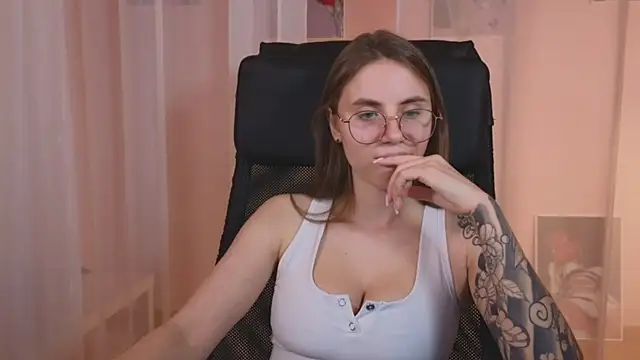  AnnaStark  online show from 12-25-24, 06:52