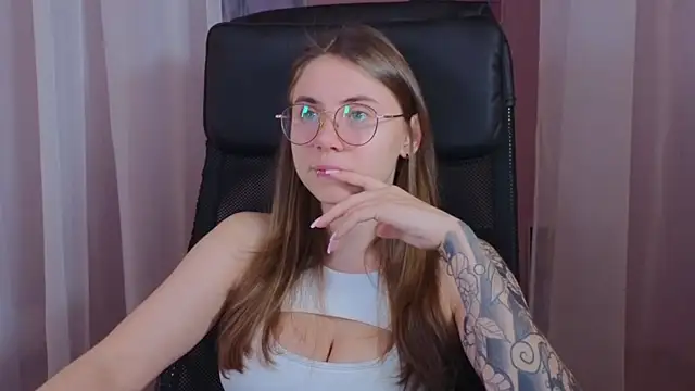  AnnaStark  online show from 01-07-25, 05:22