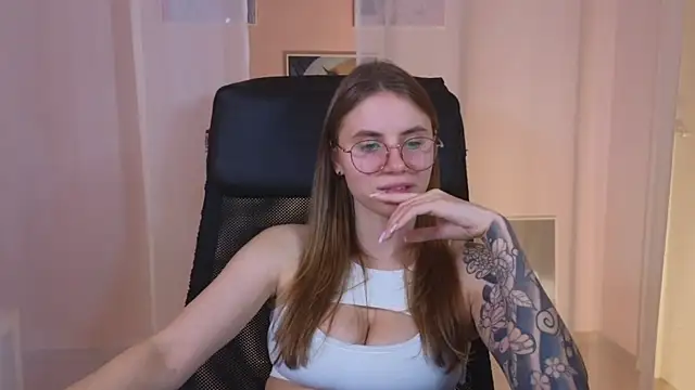  AnnaStark  online show from 01-22-25, 11:53