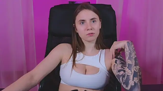  AnnaStark  online show from 02-08-25, 02:26