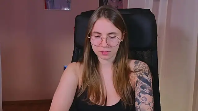  AnnaStark  online show from 02-19-25, 08:31