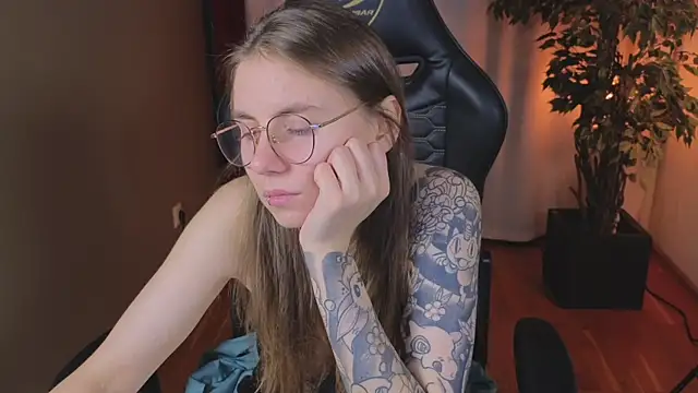  AnnaStark  online show from 10-11-25, 02:37