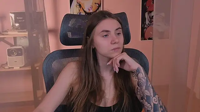 Snapshot of _AnnaStark_ chatting on 11-19-25, 08:20 AnnaStark online show from 11-19-25, 08:20