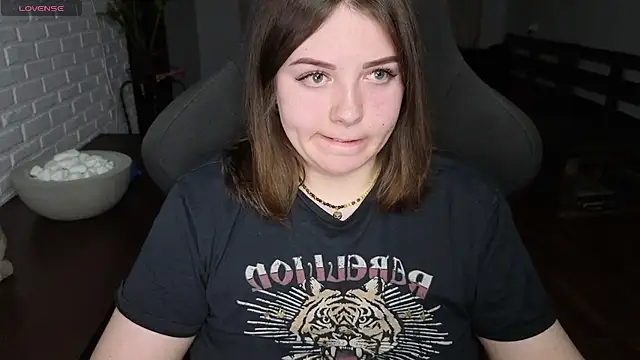 Snapshot of XNirvanaX chatting on 07-23-26, 02:09 XNirvanaX online show from 07-23-26, 02:09