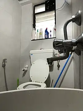 Snapshot of the_indian_dick_u_want chatting on 10-27-25, 01:31 the indian dick u want online show from 10-27-25, 01:31