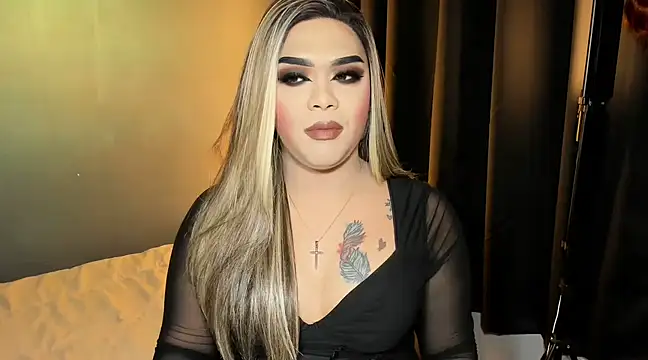 Snapshot of VictoriaEliz chatting on 03-15-25, 01:51 VictoriaEliz online show from 03-15-25, 01:51