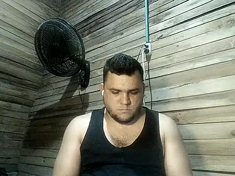 Snapshot of Arcangel_05 chatting on 04-27-26, 04:21 Arcangel 05 online show from 04-27-26, 04:21