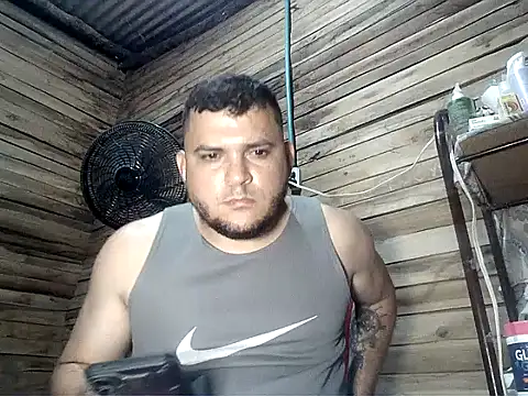 Snapshot of Arcangel_05 chatting on 05-13-26, 03:59 Arcangel 05 online show from 05-13-26, 03:59