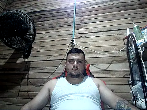Snapshot of Arcangel_05 chatting on 05-28-26, 05:16 Arcangel 05 online show from 05-28-26, 05:16