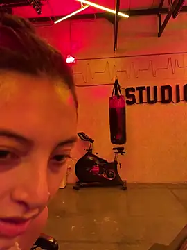 Snapshot of alexademie1 chatting on 02-05-25, 03:20 alexademie1 online show from 02-05-25, 03:20