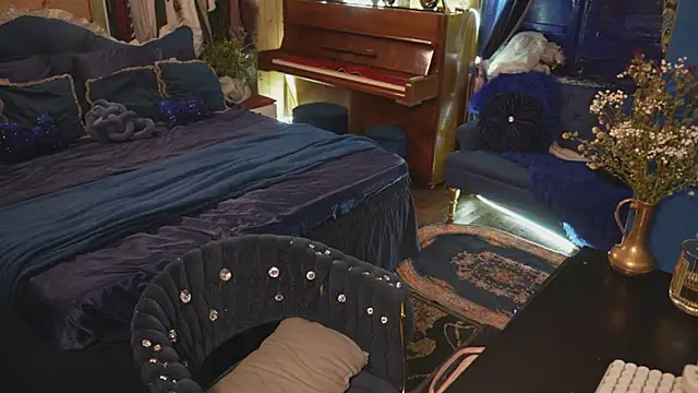 VanessaDoyle online show from 11-03-25, 06:42