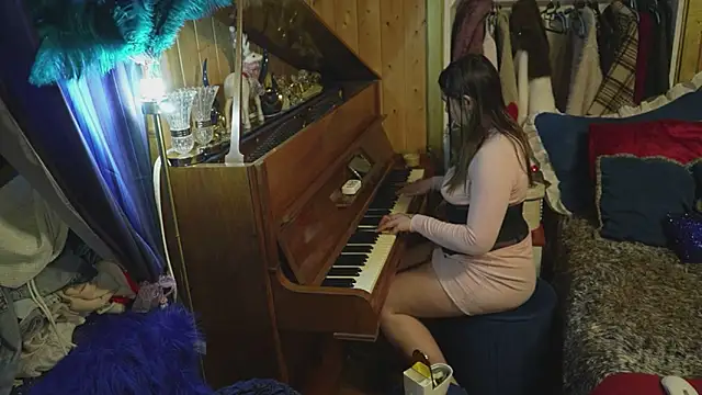 VanessaDoyle online show from 11-21-25, 04:16