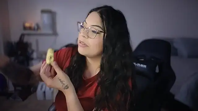 Snapshot of drizzypeach602 chatting on 12-14-24, 12:33 drizzypeach602 online show from 12-14-24, 12:33