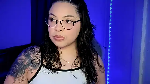 Snapshot of drizzypeach602 chatting on 10-15-25, 03:06 drizzypeach602 online show from 10-15-25, 03:06