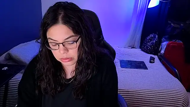 Snapshot of drizzypeach602 chatting on 02-13-26, 03:57 drizzypeach602 online show from 02-13-26, 03:57