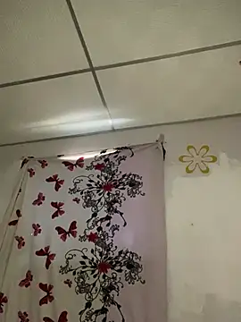 Amira Milker online show from 12-23-24, 04:28