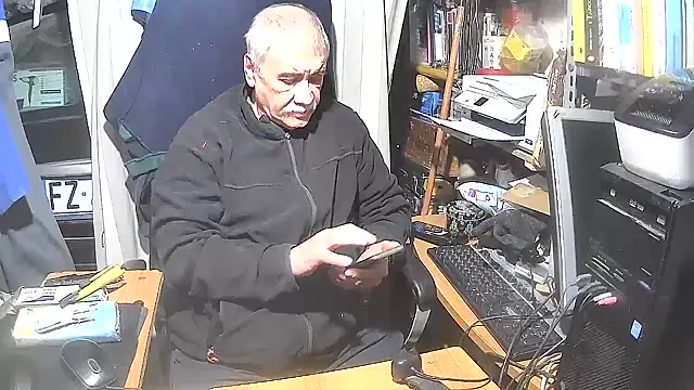 Snapshot of nonnomaturobisex chatting on 02-13-25, 07:35 nonnomaturobisex online show from 02-13-25, 07:35