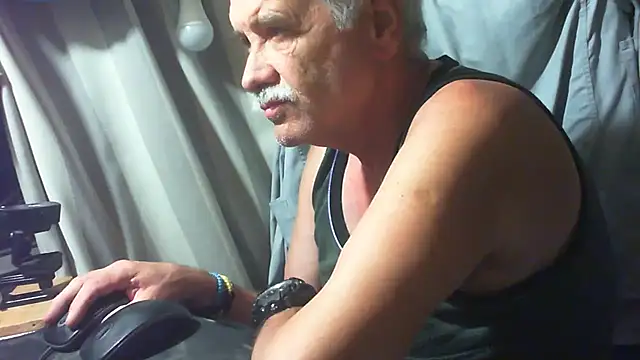 Snapshot of nonnomaturobisex chatting on 09-15-25, 04:40 nonnomaturobisex online show from 09-15-25, 04:40