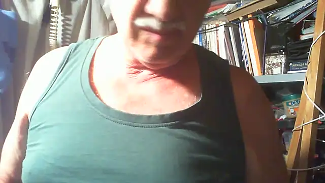 Snapshot of nonnomaturobisex chatting on 09-23-25, 02:31 nonnomaturobisex online show from 09-23-25, 02:31