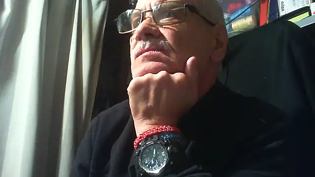 Snapshot of nonnomaturobisex chatting on 10-16-25, 08:15 nonnomaturobisex online show from 10-16-25, 08:15