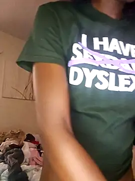 Snapshot of oliviaprettypussy chatting on 11-21-25, 02:16 oliviaprettypussy online show from 11-21-25, 02:16