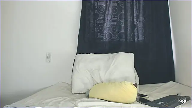 Snapshot of DERRYMASTER chatting on 02-08-25, 01:11 DERRYMASTER online show from 02-08-25, 01:11