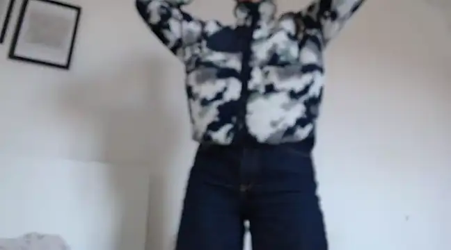 Snapshot of ocean_eyess_ chatting on 02-19-25, 02:55 ocean eyess online show from 02-19-25, 02:55