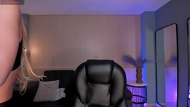 Snapshot of LexieWayne chatting on 09-11-25, 08:20 LexieWayne online show from 09-11-25, 08:20