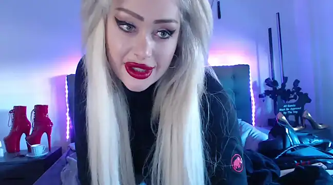Snapshot of JennaLinn chatting on 02-24-25, 04:04 JennaLinn online show from 02-24-25, 04:04