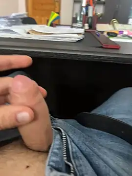 Snapshot of Vgma057 chatting on 03-19-25, 02:24 Vgma057 online show from 03-19-25, 02:24