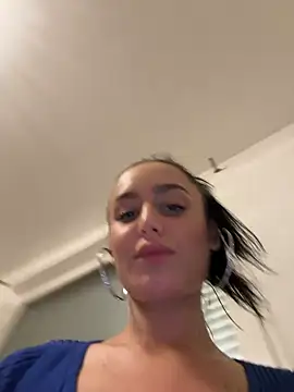 Snapshot of Zeyna1 chatting on 01-15-25, 08:16 Zeyna1 online show from 01-15-25, 08:16