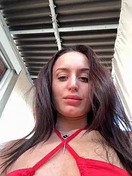 Snapshot of Zeyna1 chatting on 09-08-25, 04:06 Zeyna1 online show from 09-08-25, 04:06