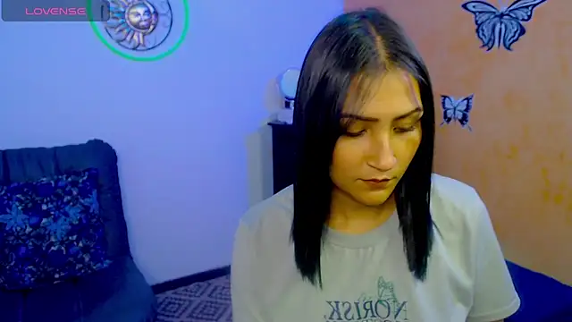 Snapshot of leah-666 chatting on 12-24-24, 02:12 leah-666 online show from 12-24-24, 02:12