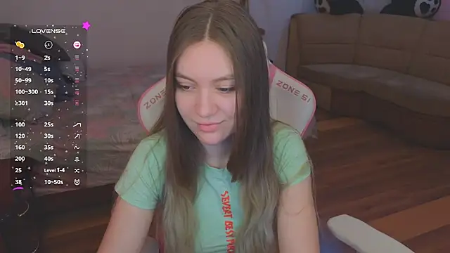 Snapshot of CyrilaPuff chatting on 01-17-25, 04:17 CyrilaPuff online show from 01-17-25, 04:17