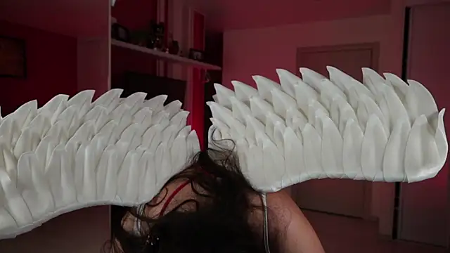 Snapshot of Roni_Tailed chatting on 02-14-25, 06:19 Roni Tailed online show from 02-14-25, 06:19