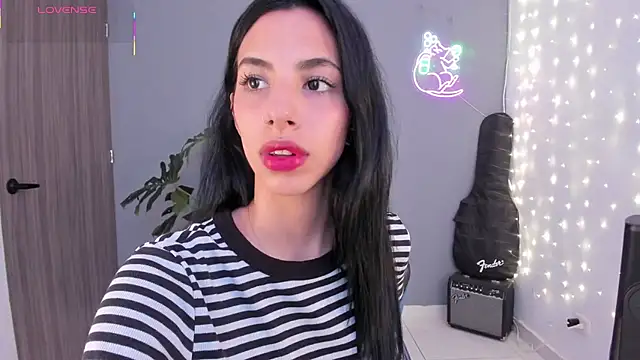 Snapshot of labrika_ chatting on 10-24-25, 08:49 labrika online show from 10-24-25, 08:49