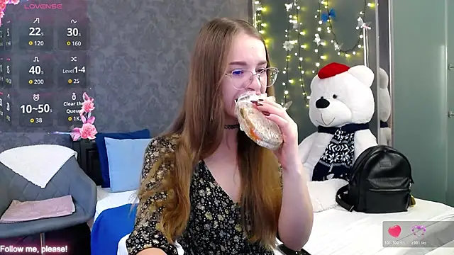 Snapshot of KateJonson chatting on 11-04-25, 07:29 KateJonson online show from 11-04-25, 07:29