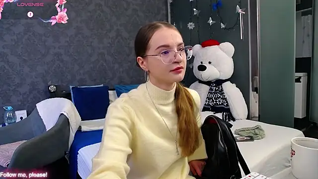 Snapshot of KateJonson chatting on 11-11-25, 07:30 KateJonson online show from 11-11-25, 07:30