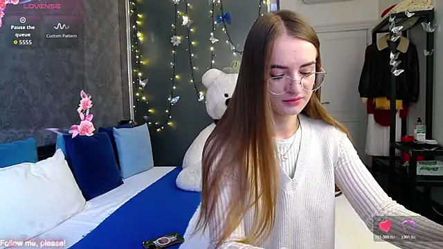 Snapshot of KateJonson chatting on 11-13-25, 08:02 KateJonson online show from 11-13-25, 08:02